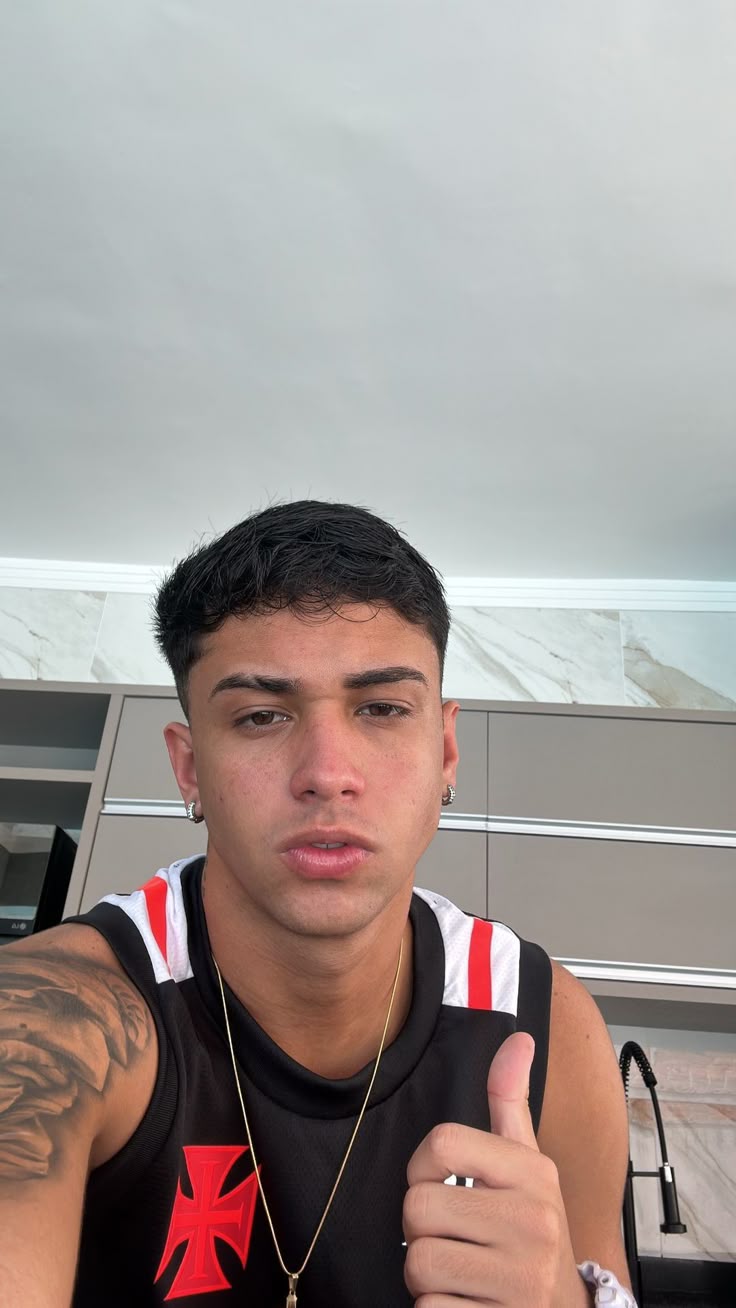 <em><strong>Lukas S.</strong></em>